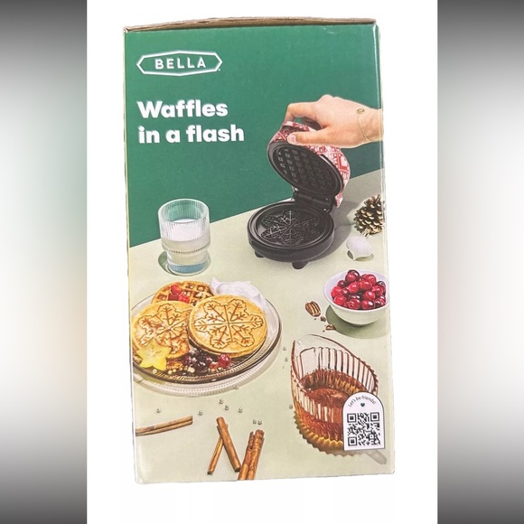 Bella Mini Snowflake Waffle Maker - Picture 2 of 4
